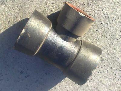 老房子景泰铸铁管下水漏水怎么处理 老房子景泰铸铁管下水漏水怎么处理